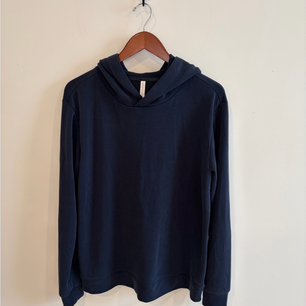 7 Diamonds Women's Hoodie Size Medium - Picture 4 of 11